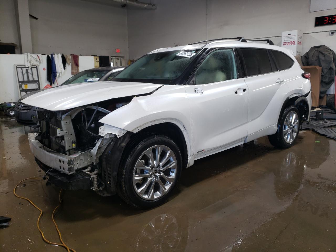 2023 TOYOTA HIGHLANDER HYBRID LIMITED VIN:5TDXBRCH1PS583698