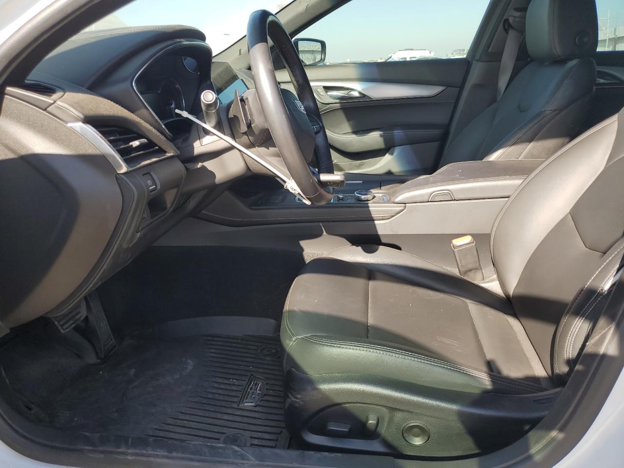 2022 CADILLAC CT5 LUXURY VIN:1G6DM5RK6N0136036