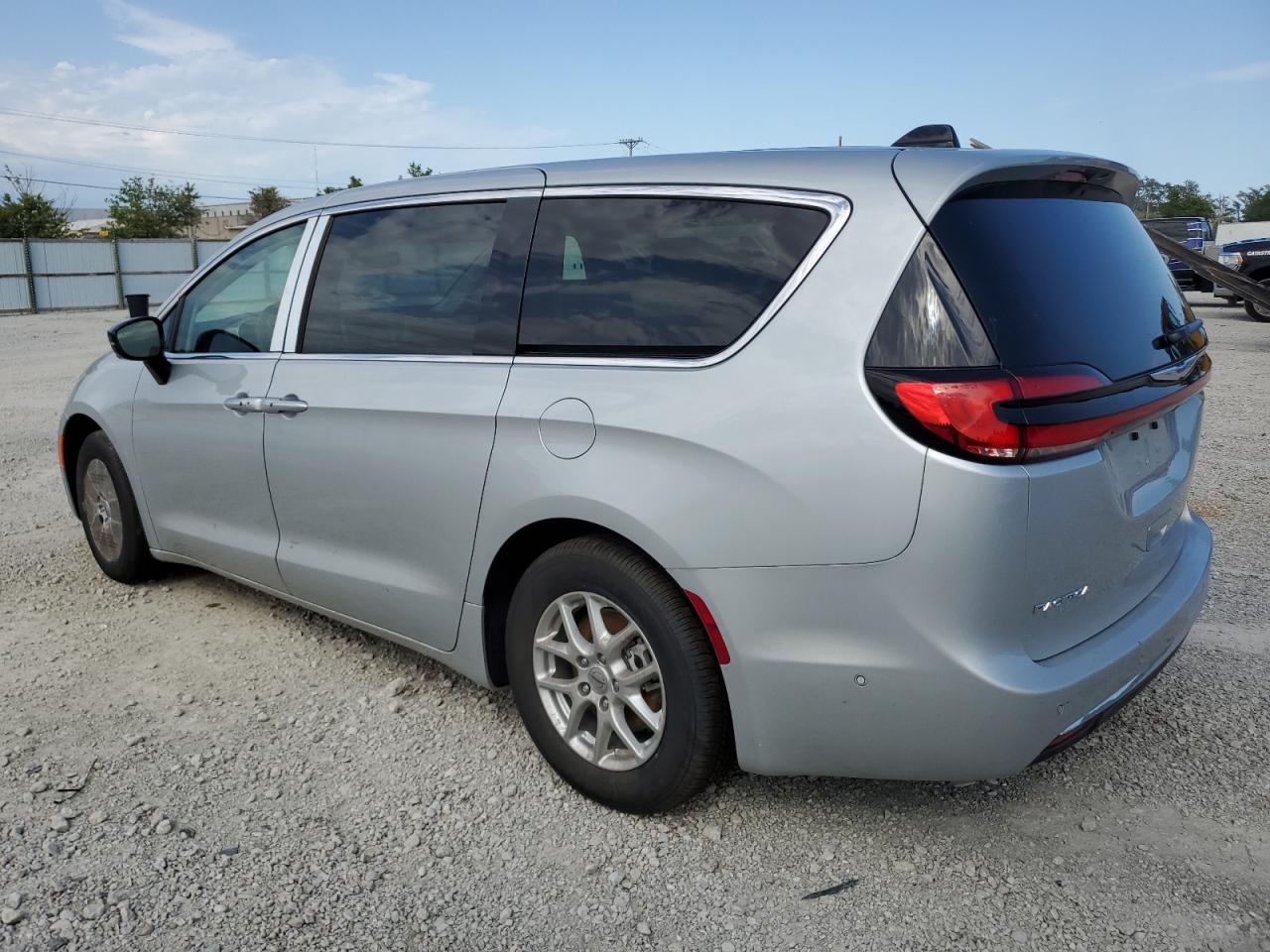 2024 CHRYSLER PACIFICA TOURING L VIN:2C4RC1BG1RR168585