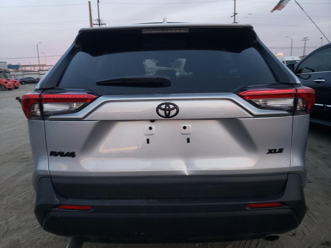 2024 TOYOTA RAV4 XLE VIN:2T3W1RFV6RC275591