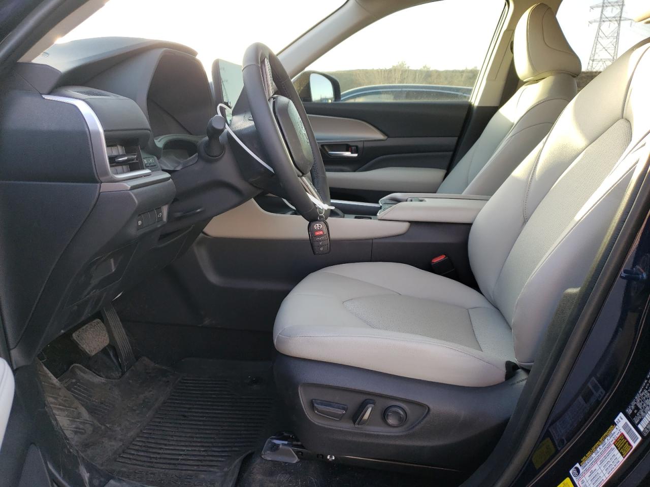 2024 TOYOTA GRAND HIGHLANDER XLE VIN:5TDACAB58RS010408