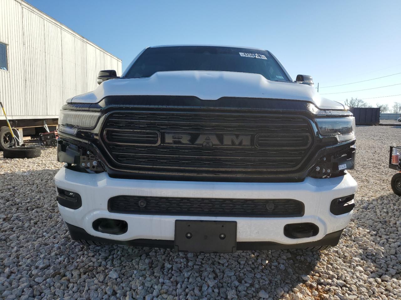 2023 RAM 1500 LIMITED VIN:1C6SRFHT3PN635220