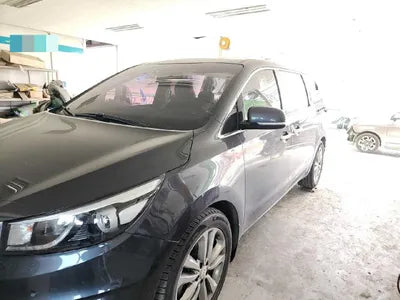 2017 Kia Carnival VIN: