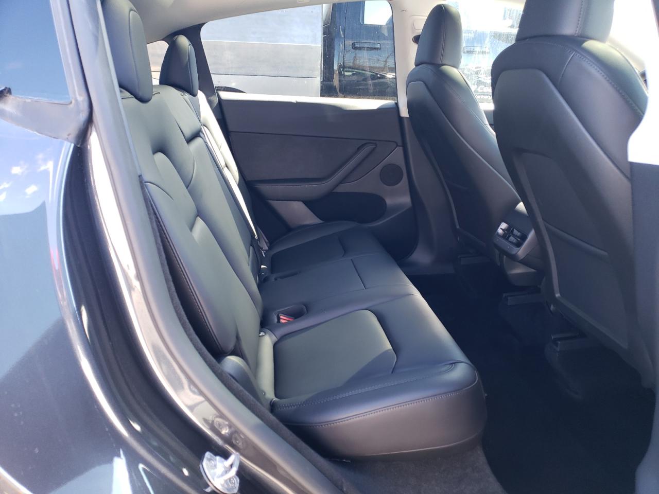2024 TESLA MODEL Y  VIN:7SAYGDED3RF114643