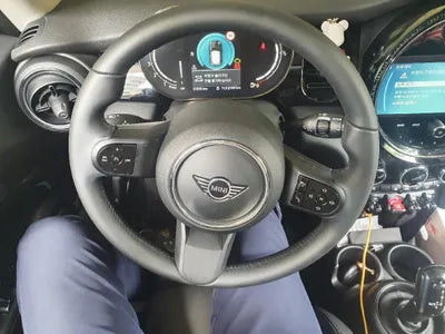2022 MINI Cooper VIN: