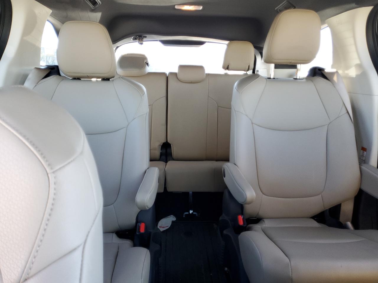 2023 TOYOTA SIENNA XLE VIN:5TDJRKEC8PS173958