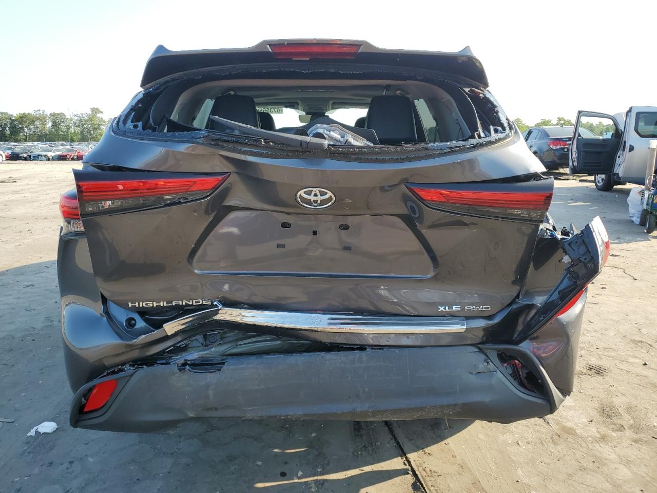 2022 TOYOTA HIGHLANDER XLE VIN:5TDGZRBH6NS568883