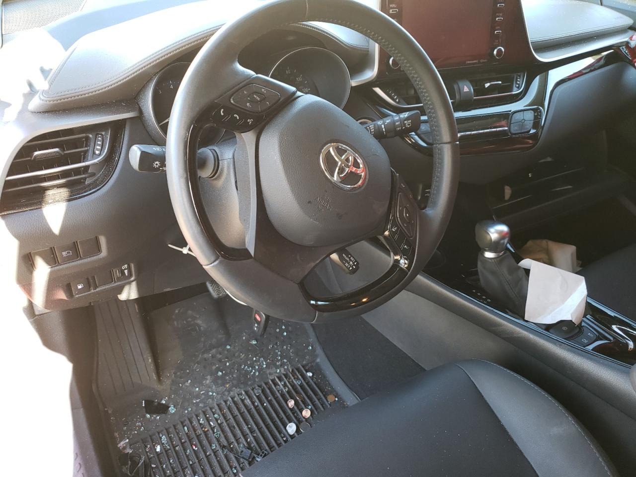 2022 TOYOTA C-HR XLE VIN:NMTKHMBX0NR143830