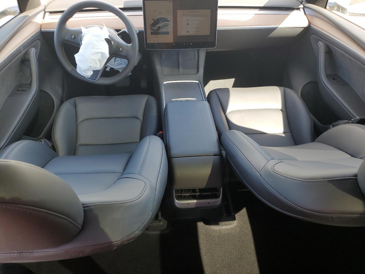 2023 TESLA MODEL Y  VIN:7SAYGDEE2PA150102