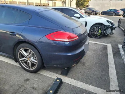 2015 Porsche Panamera VIN: