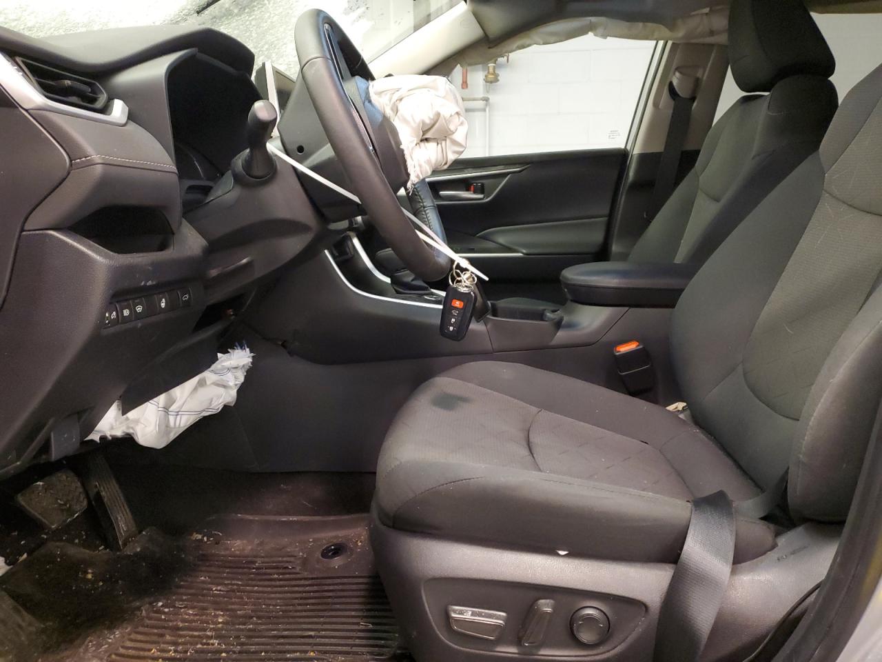 2023 TOYOTA RAV4 XLE VIN:4T3RWRFV1PU109070