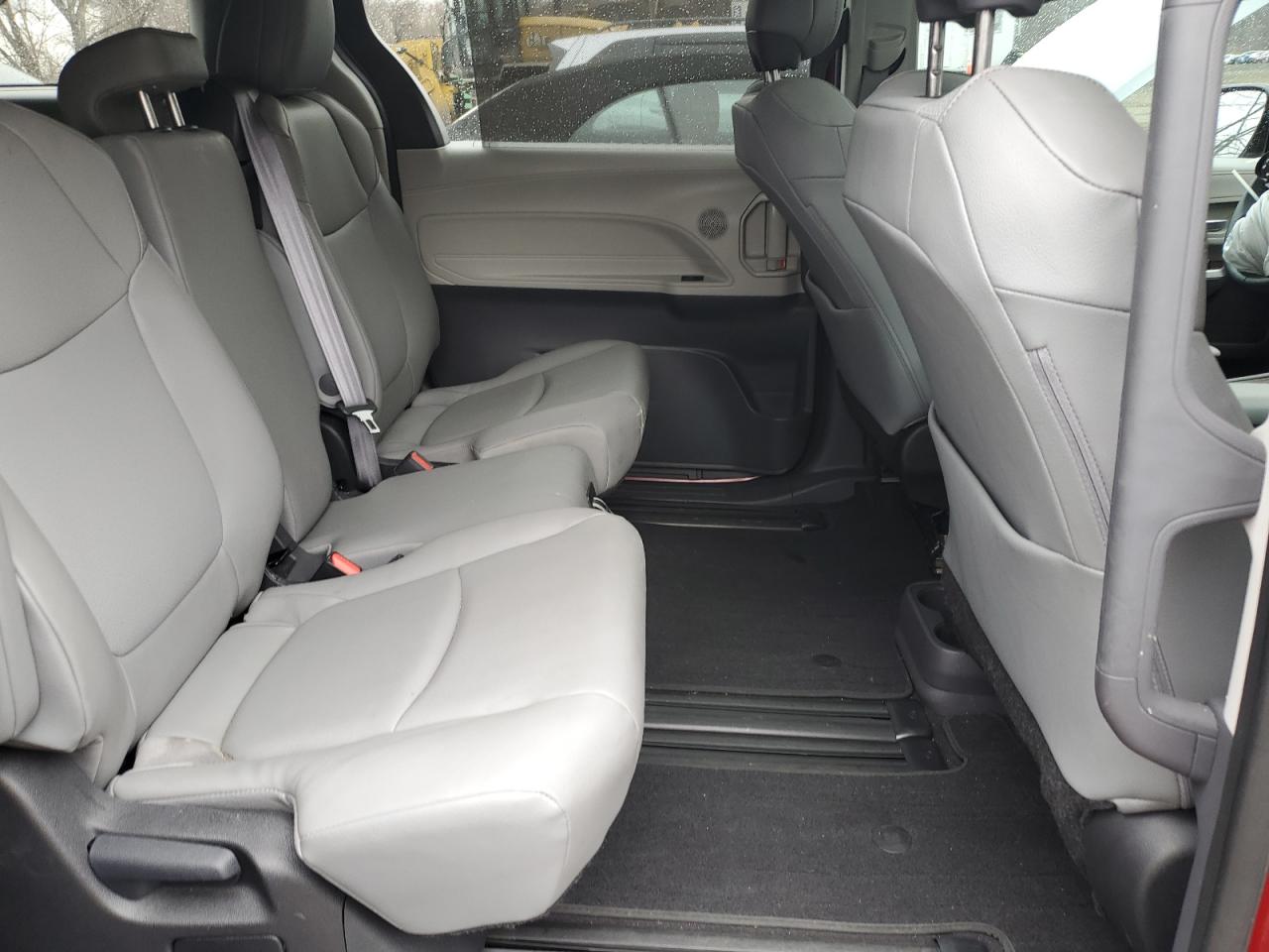 2022 TOYOTA SIENNA XLE VIN:5TDYRKEC8NS130037