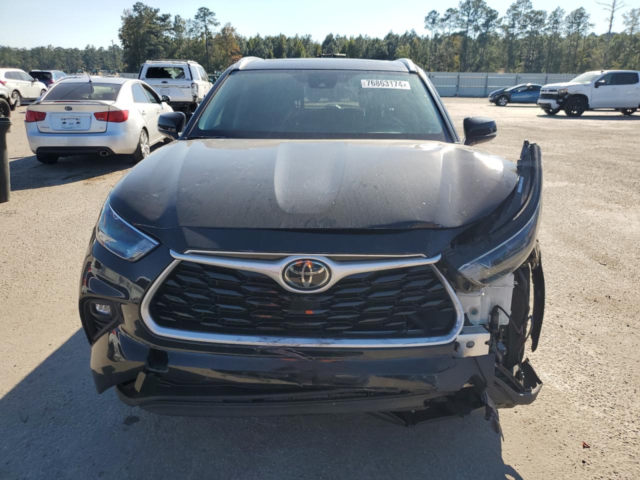 2022 TOYOTA HIGHLANDER XLE VIN:5TDHZRAH0NS555195