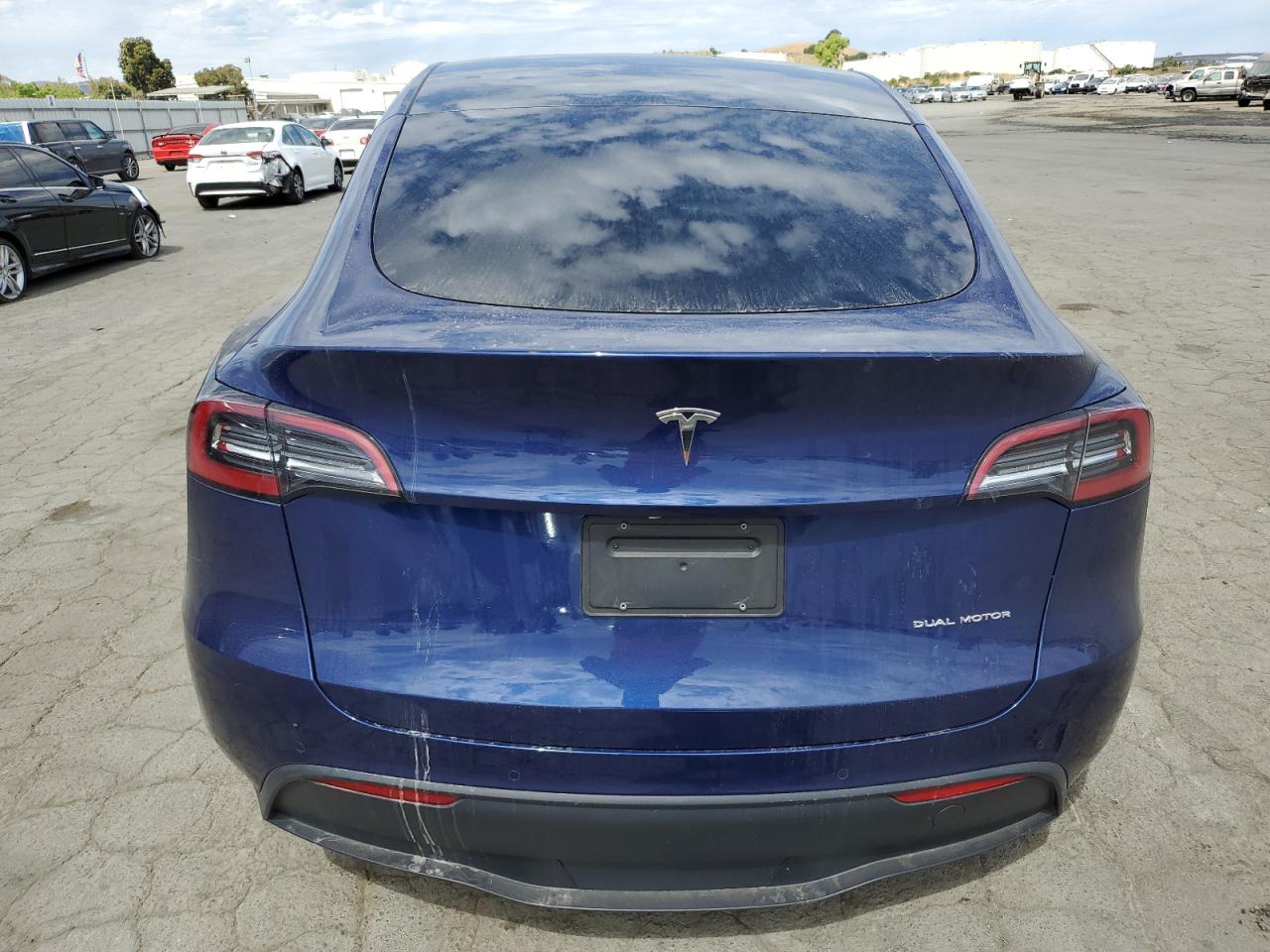 2022 TESLA MODEL Y  VIN:7SAYGDEE1NF552502