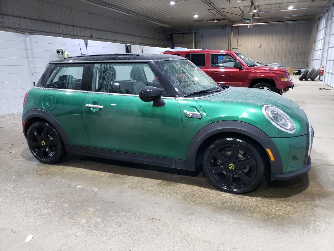 2022 MINI COOPER SE VIN:WMW13DJ04N2R21275