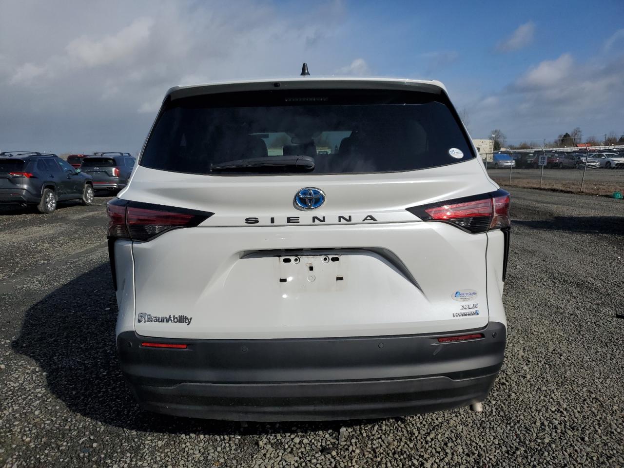 2022 TOYOTA SIENNA XLE VIN:5TDYRKEC1NS100250