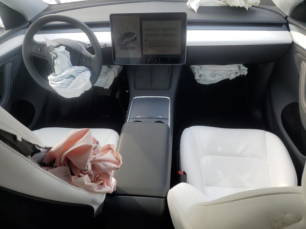 2024 TESLA MODEL Y  VIN:7SAYGDEE0RA308715