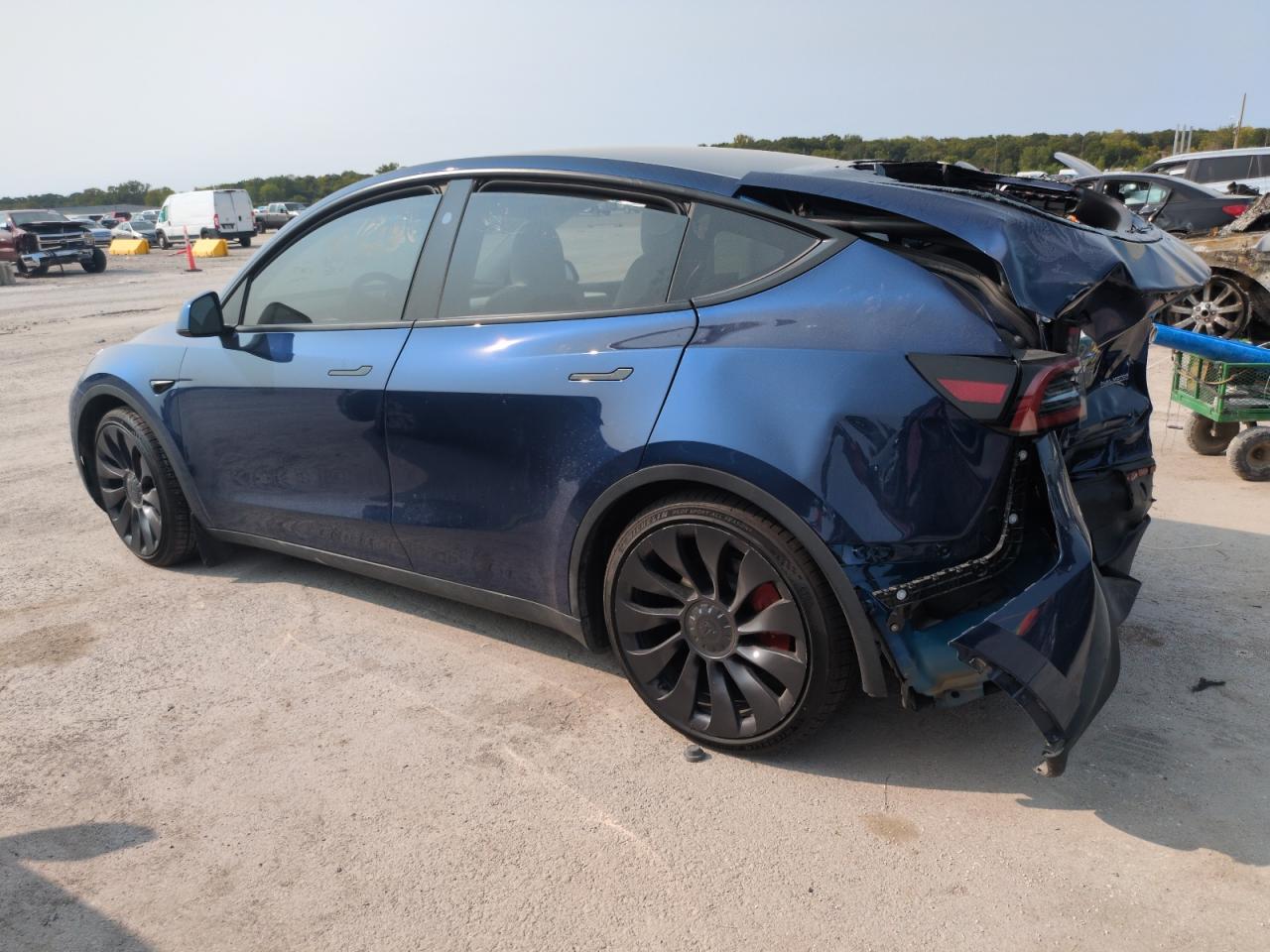 2023 TESLA MODEL Y  VIN:7SAYGDEF6PF908034