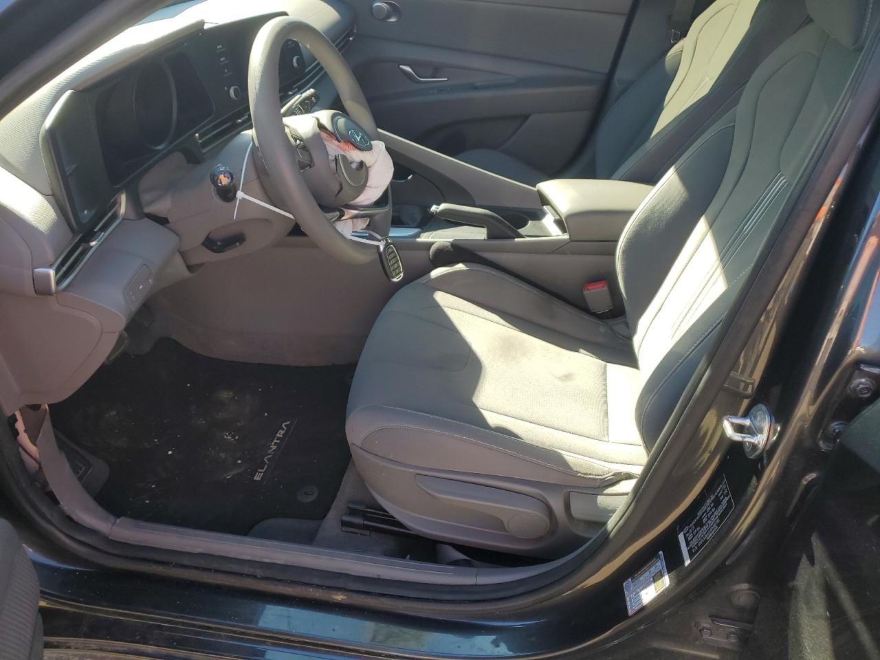 2023 HYUNDAI ELANTRA SEL VIN:5NPLM4AG1PH107141