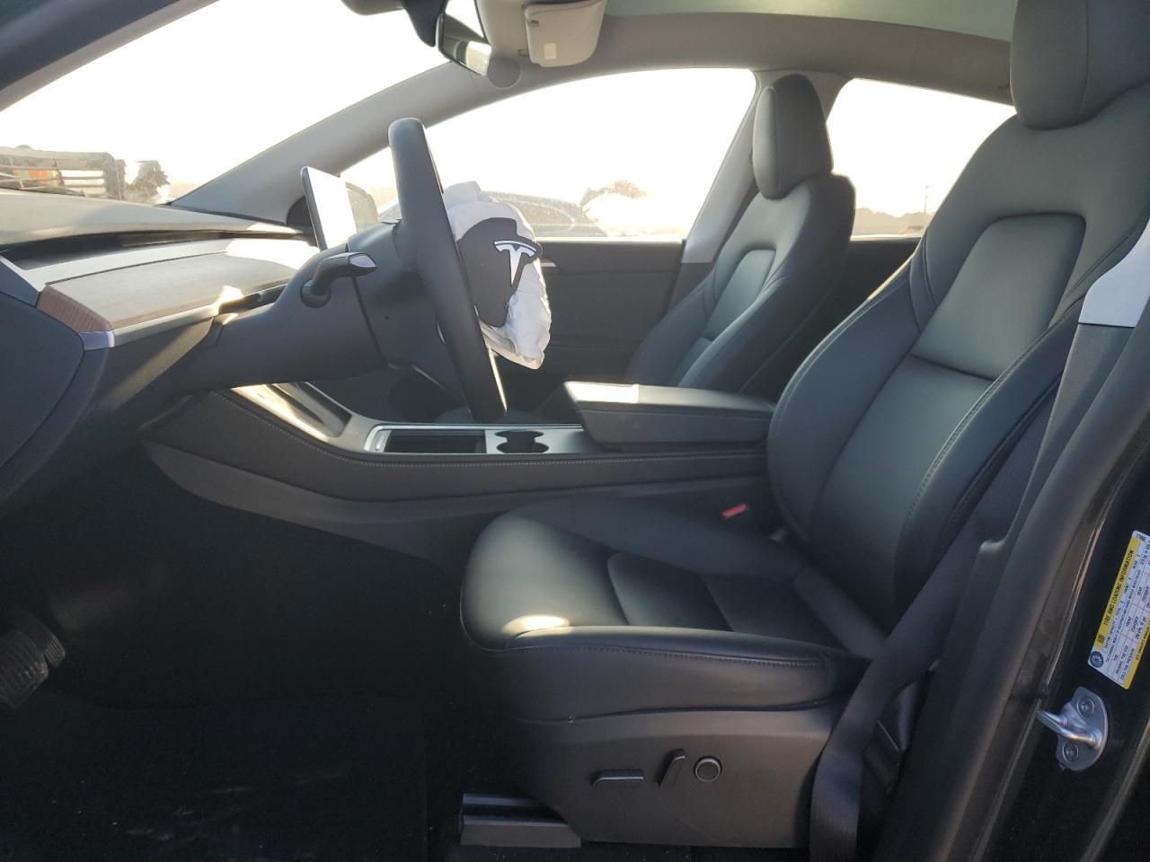 2024 TESLA MODEL Y  VIN:7SAYGDEE0RA275960
