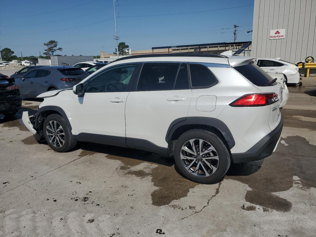 2022 TOYOTA COROLLA CROSS XLE VIN:7MUDAAAG3NV001508