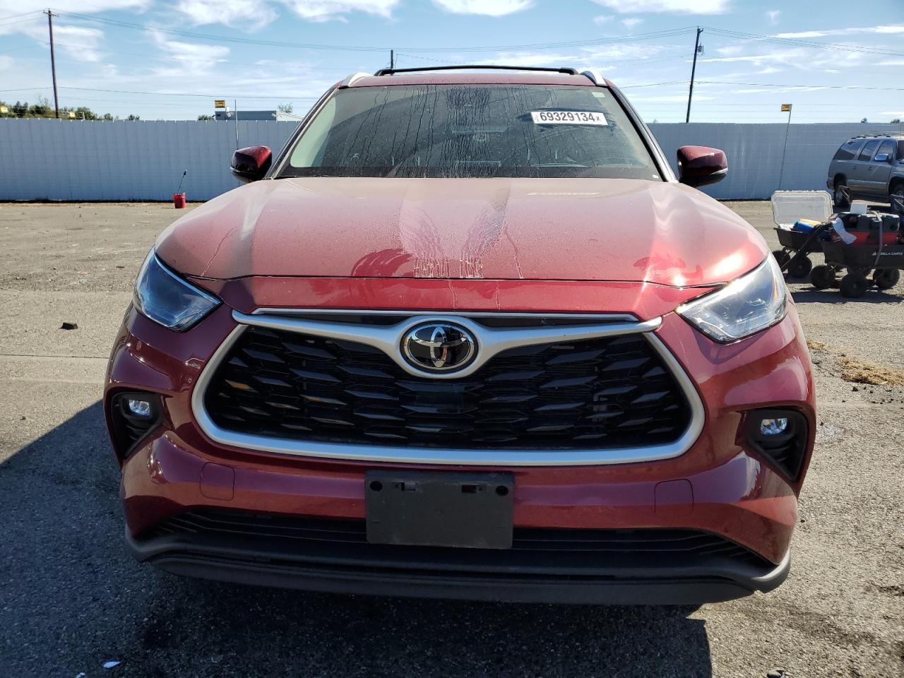 2022 TOYOTA HIGHLANDER XLE VIN:5TDHZRBH1NS587667