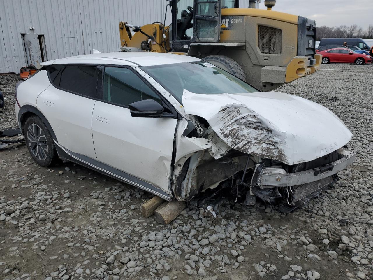 2022 KIA EV6 LIGHT VIN:KNDC34LB6N5043275