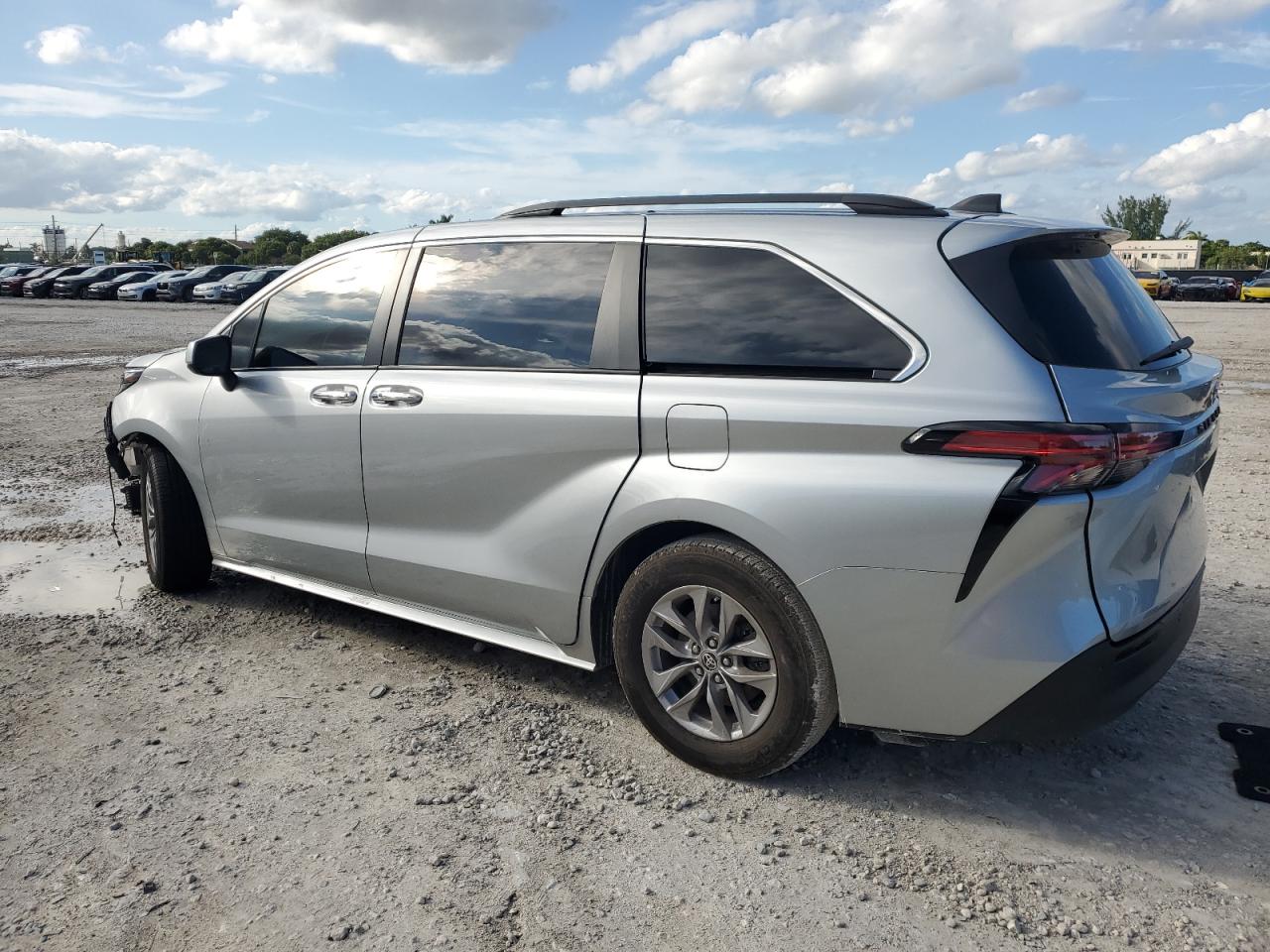 2022 TOYOTA SIENNA XLE VIN:5TDYRKECXNS116933