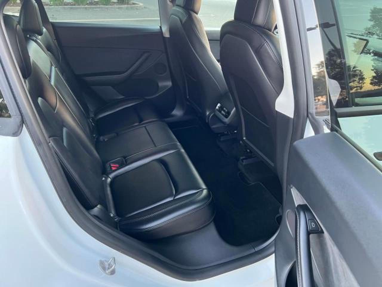 2022 TESLA MODEL Y  VIN:7SAYGDEF6NF343071
