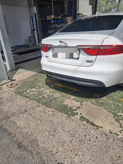 2016 Jaguar XF VIN: