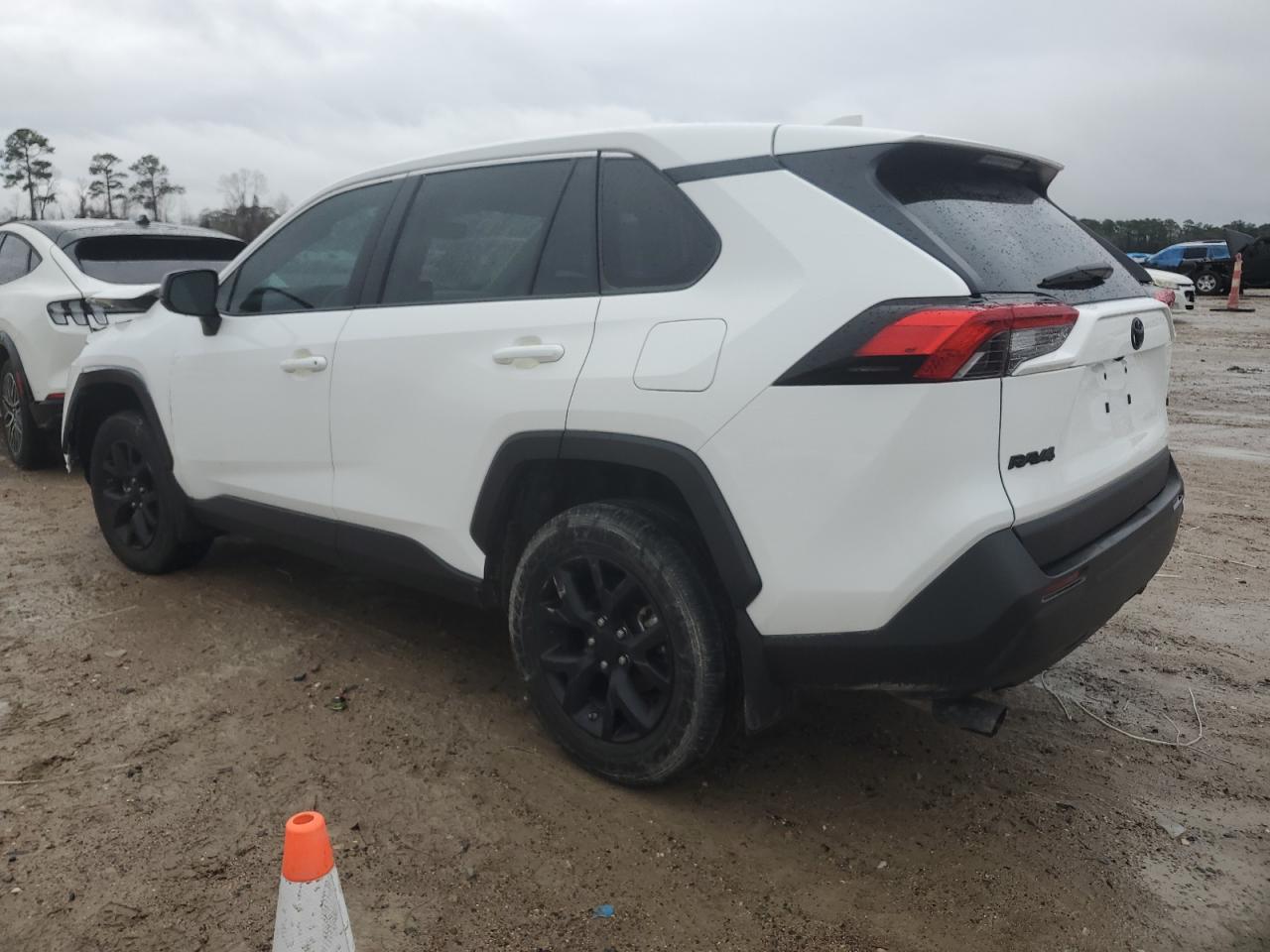 2024 TOYOTA RAV4 LE VIN:2T3H1RFV9RC253674