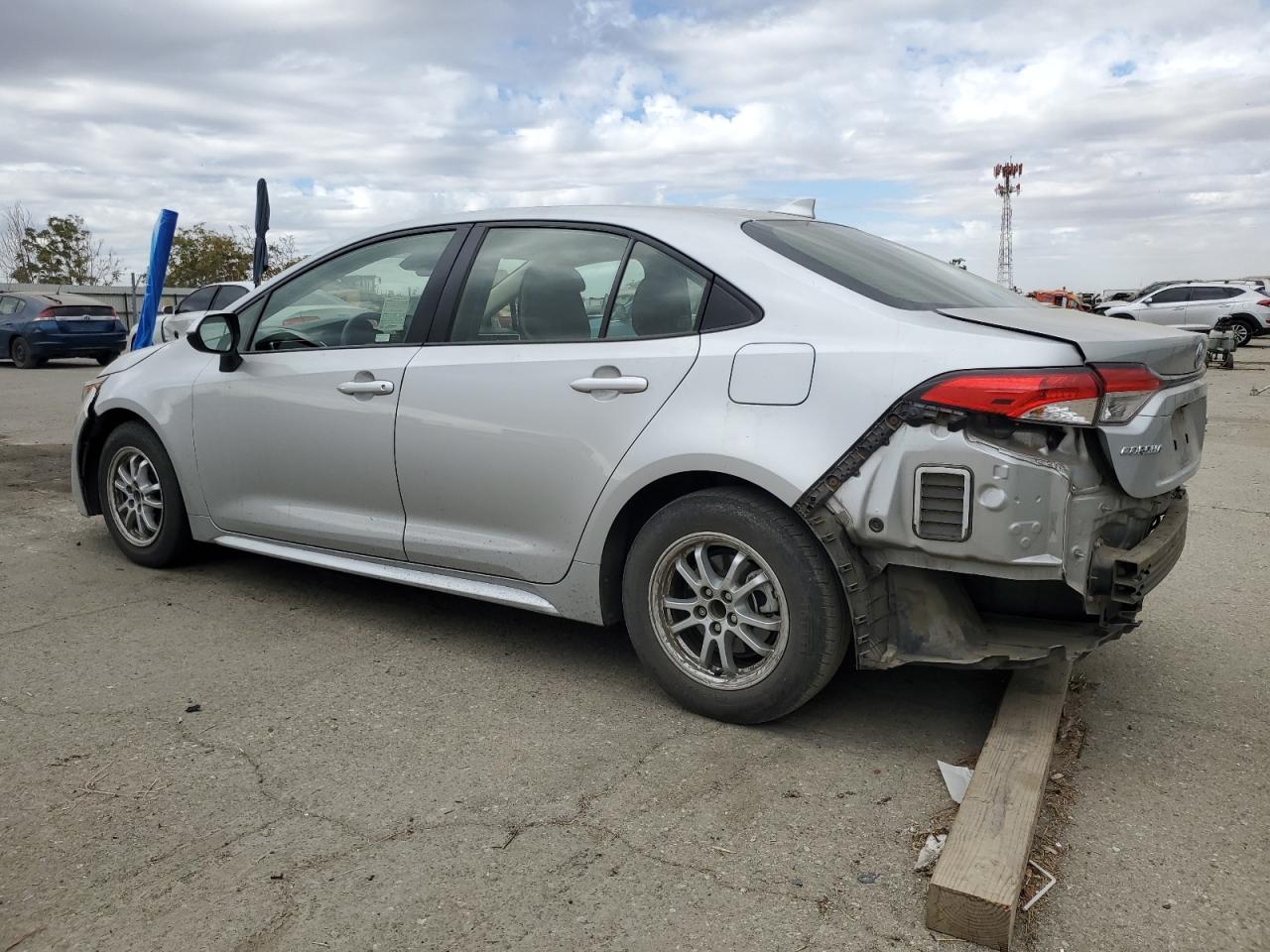 2022 TOYOTA COROLLA LE VIN:JTDEAMDE5NJ049101