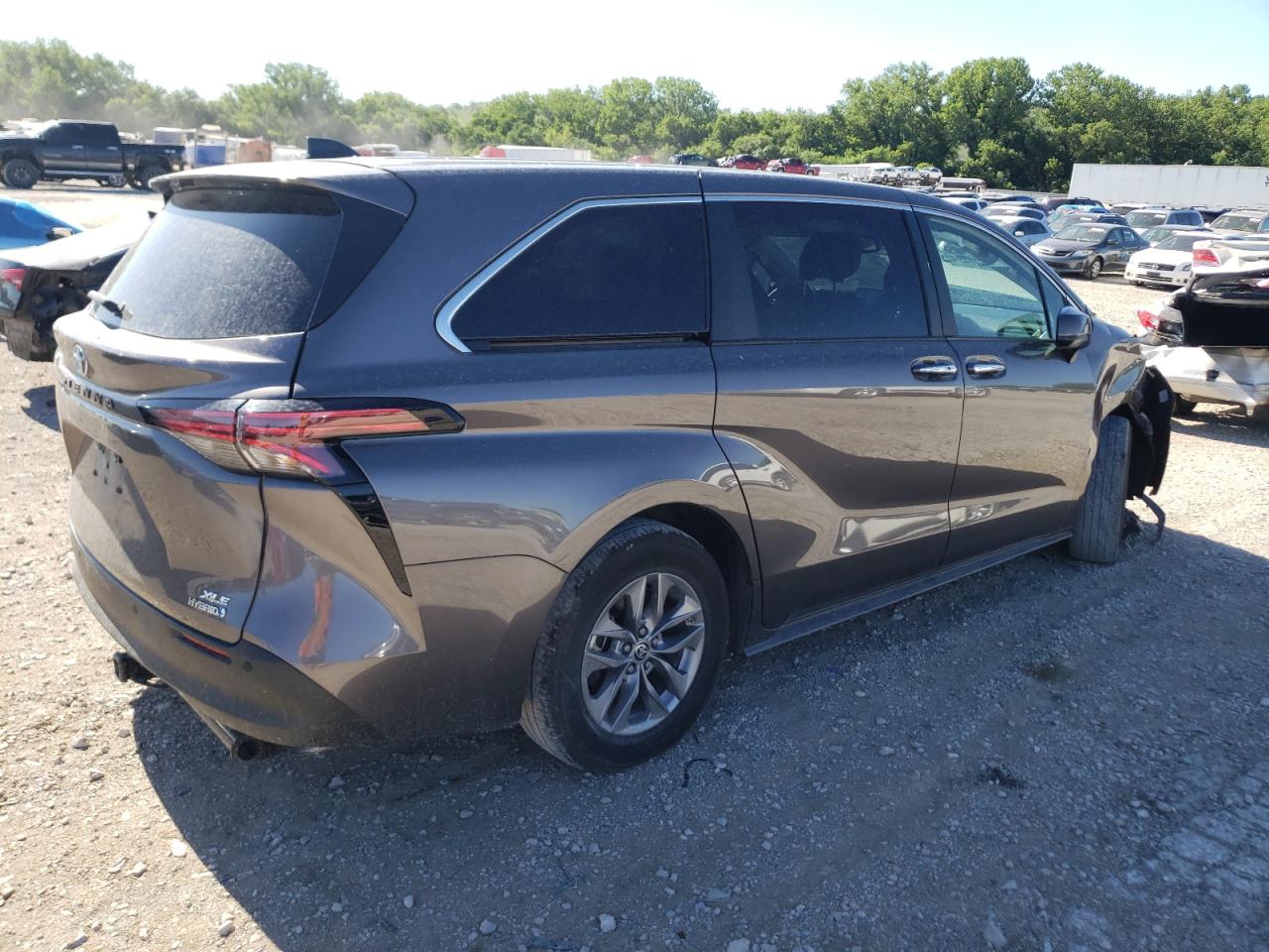 2022 TOYOTA SIENNA XLE VIN:5TDYRKEC2NS132091