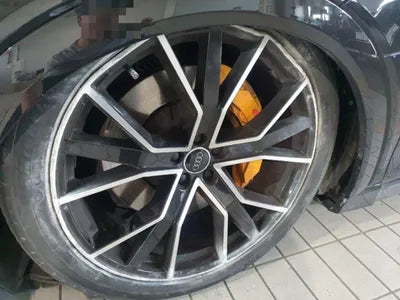 2020 Audi e-tron VIN: