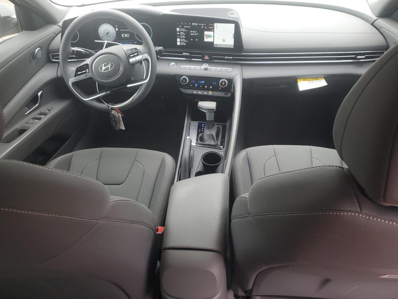 2024 HYUNDAI ELANTRA SEL VIN:KMHLM4DG7RU682618