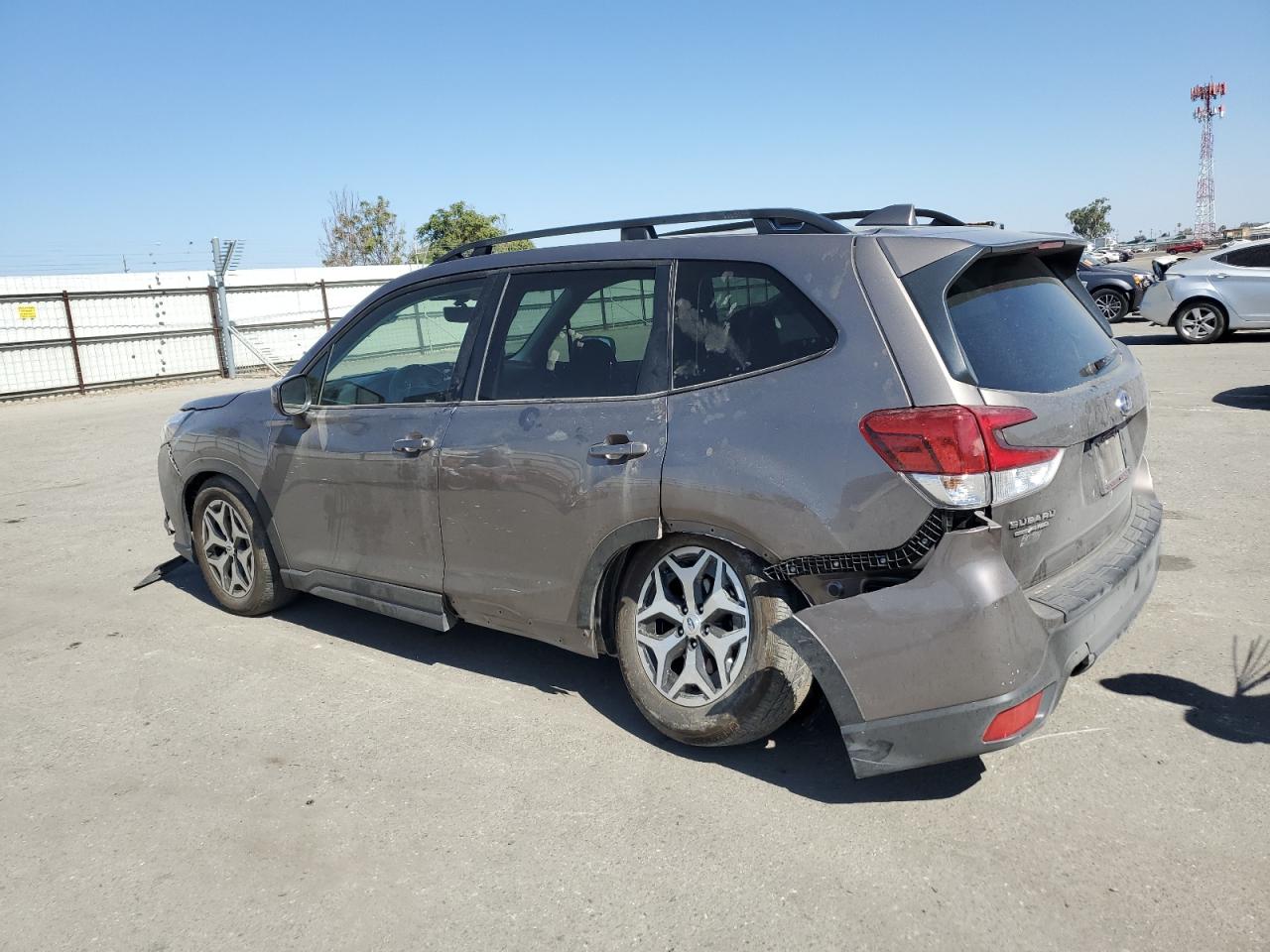 2022 SUBARU FORESTER PREMIUM VIN:JF2SKAEC6NH483273