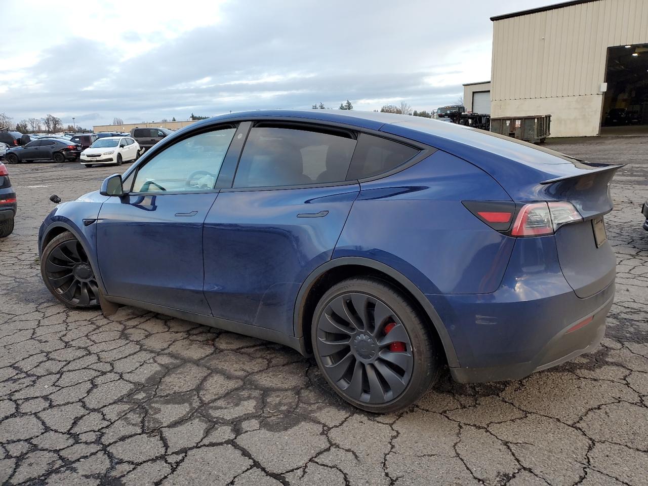 2022 TESLA MODEL Y  VIN:7SAYGDEF9NF400038