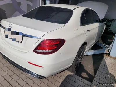 2020 Mercedes-Benz E 300 W1KZF4JB7LA847504 VIN:W1KZF4JB7LA847504