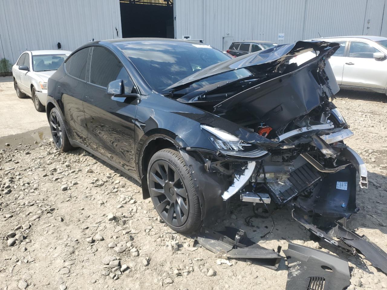 2022 TESLA MODEL Y  VIN:7SAYGDEE2NA013657