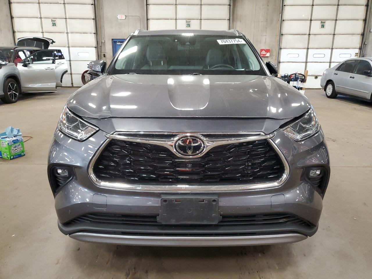 2022 TOYOTA HIGHLANDER PLATINUM VIN:5TDFZRBHXNS180910