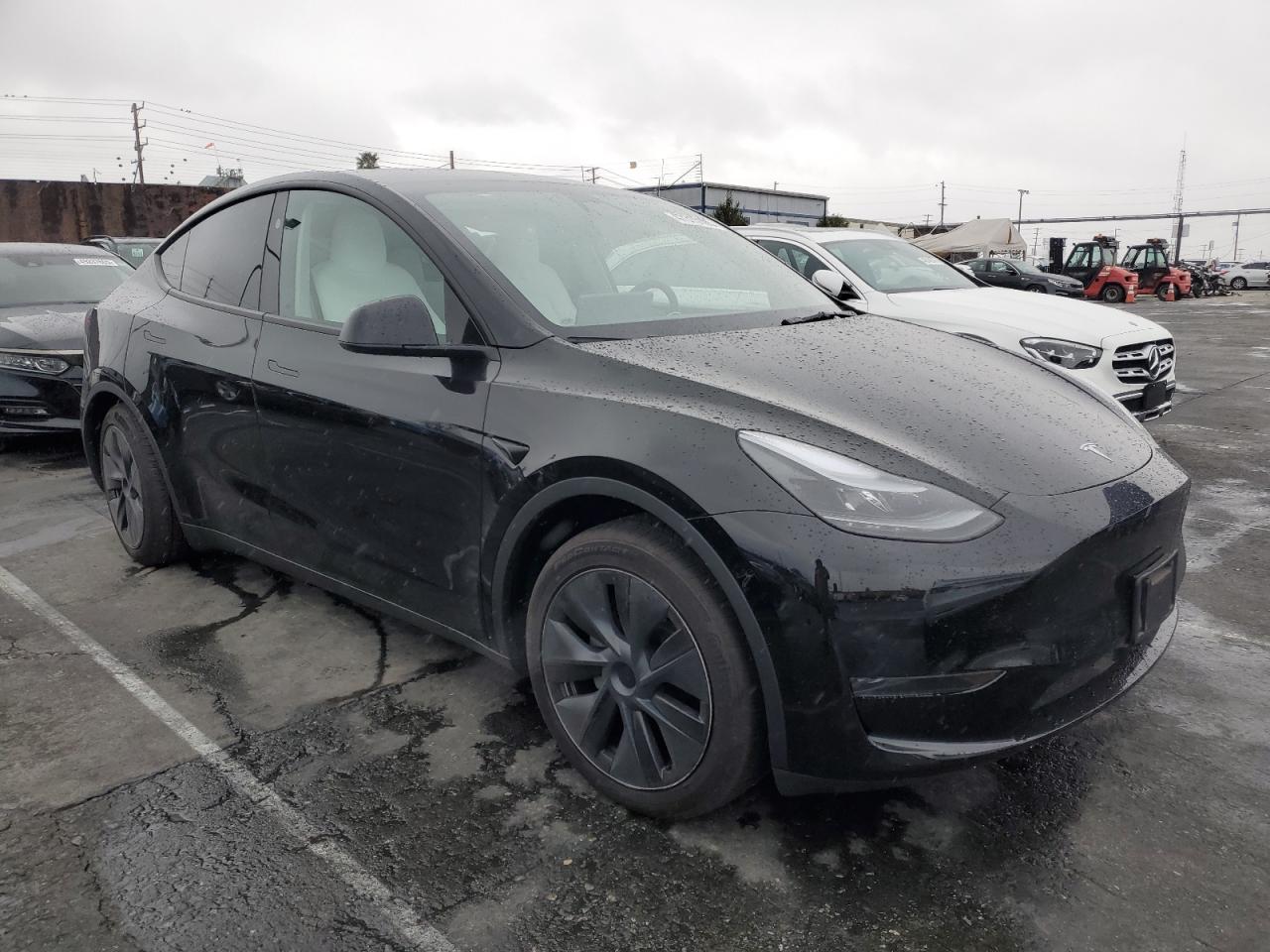 2024 TESLA MODEL Y  VIN:7SAYGDED3RF126646
