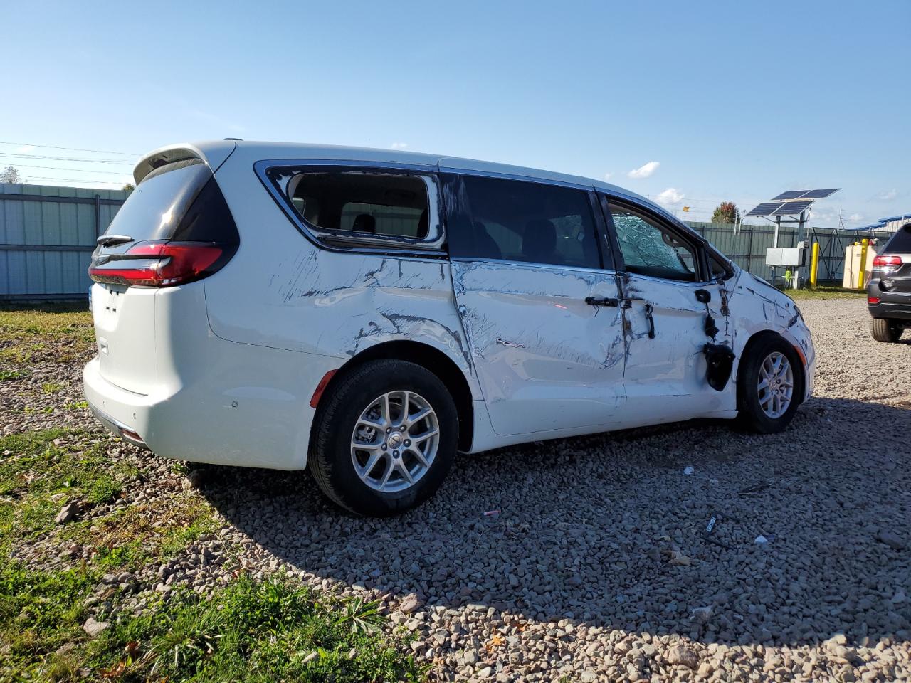 2024 CHRYSLER PACIFICA TOURING L VIN:2C4RC1BG3RR111319