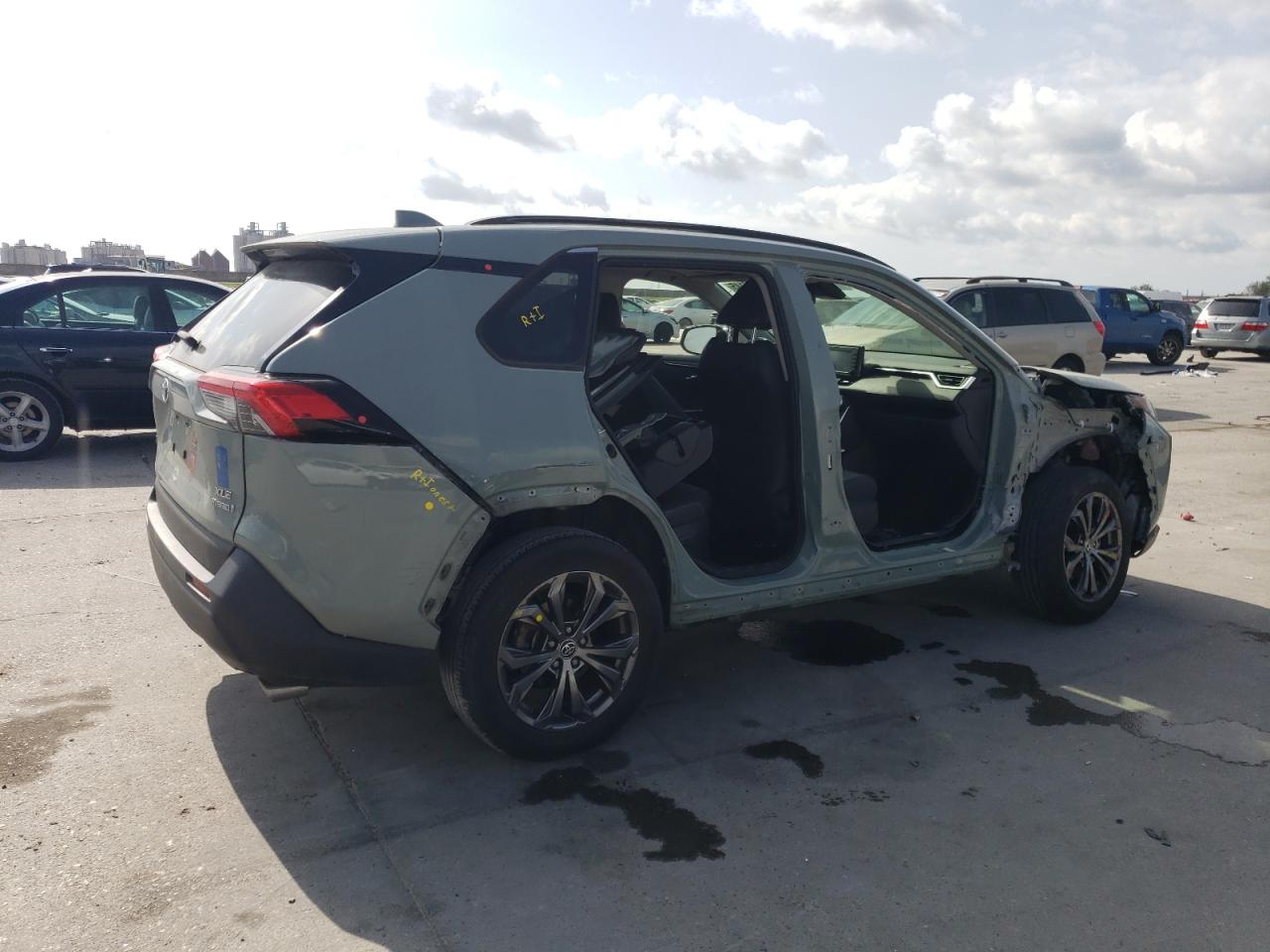 2022 TOYOTA RAV4 XLE PREMIUM VIN:JTMB6RFV3ND061888