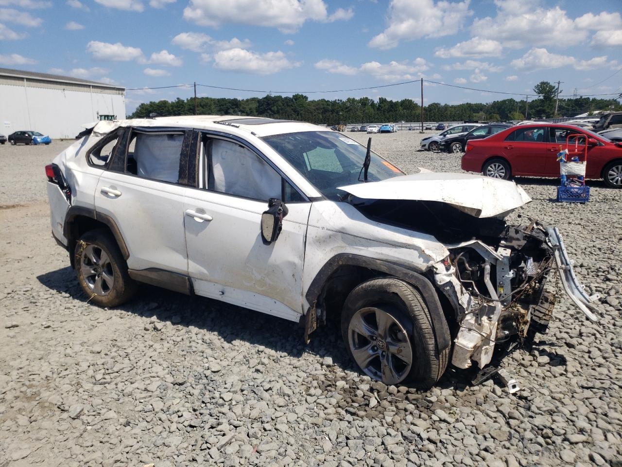 2022 TOYOTA RAV4 XLE VIN:2T3P1RFV3NC292217