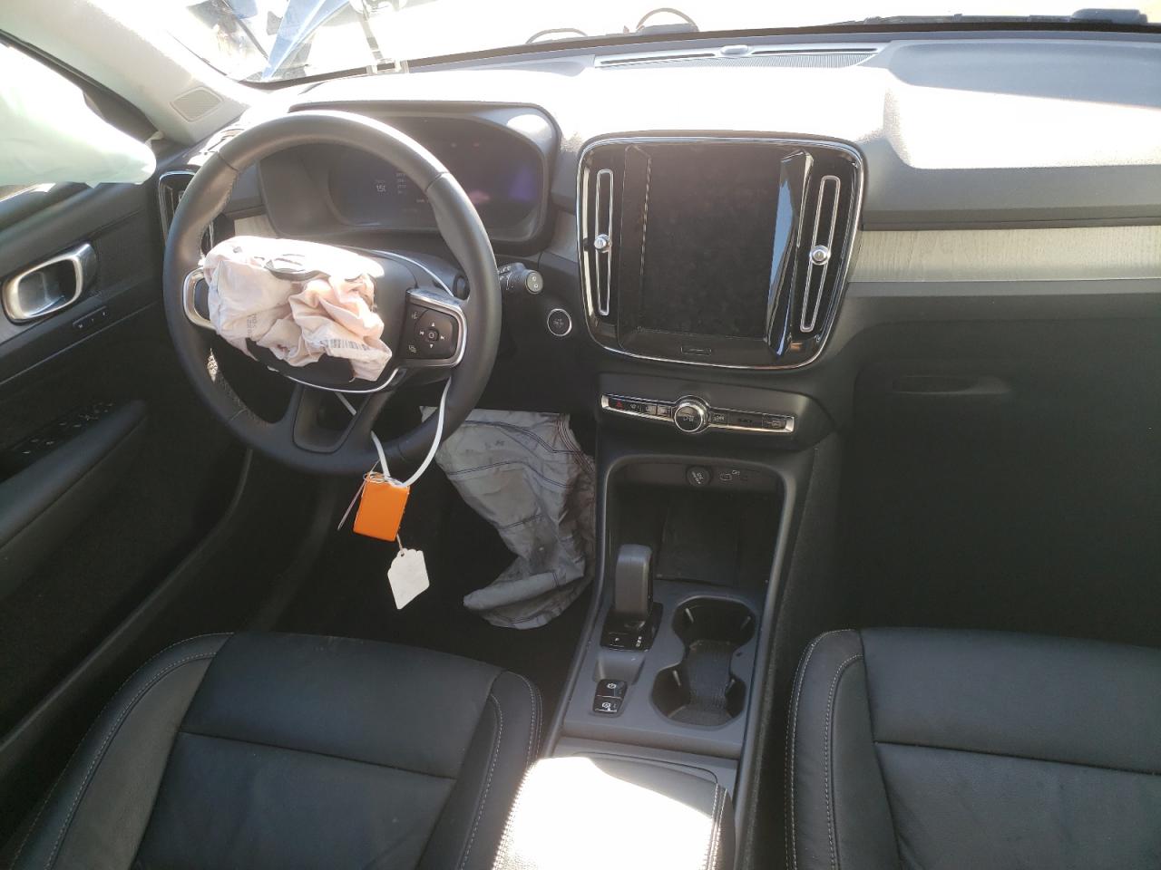 2024 VOLVO XC40 CORE VIN:YV4L12UK3R2208017