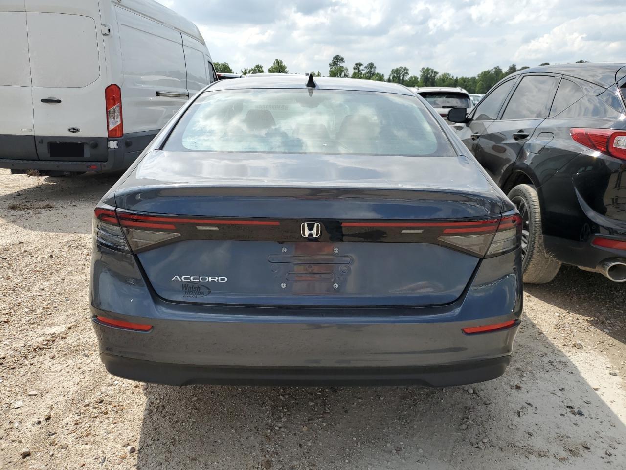 2024 HONDA ACCORD LX VIN:1HGCY1F25RA015221