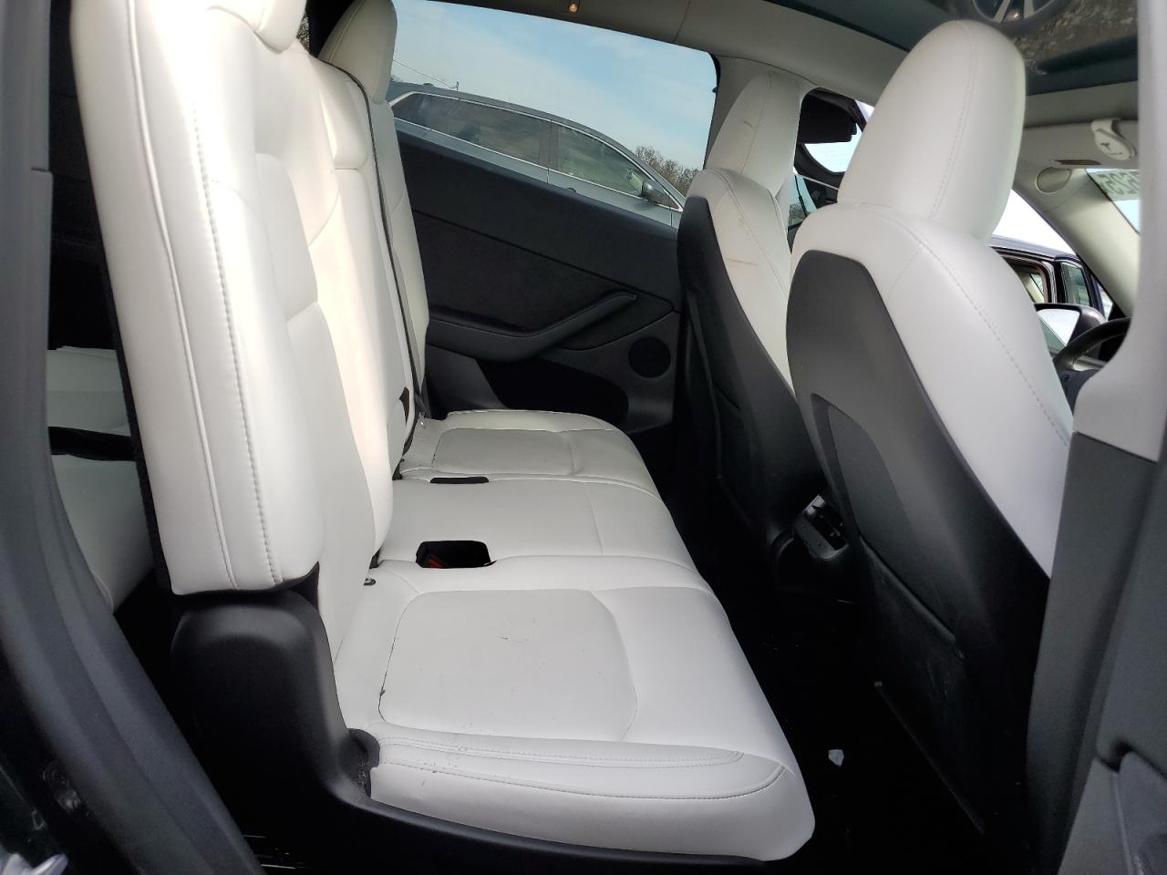 2024 TESLA MODEL Y  VIN:7SAYGAEEXRF990438