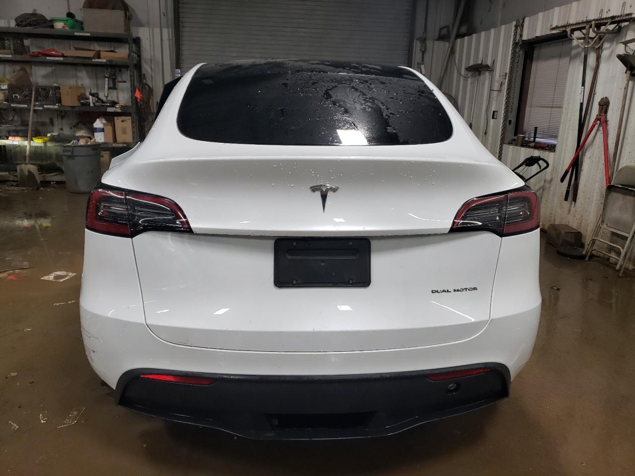 2024 TESLA MODEL Y  VIN:7SAYGDEE8RA278363
