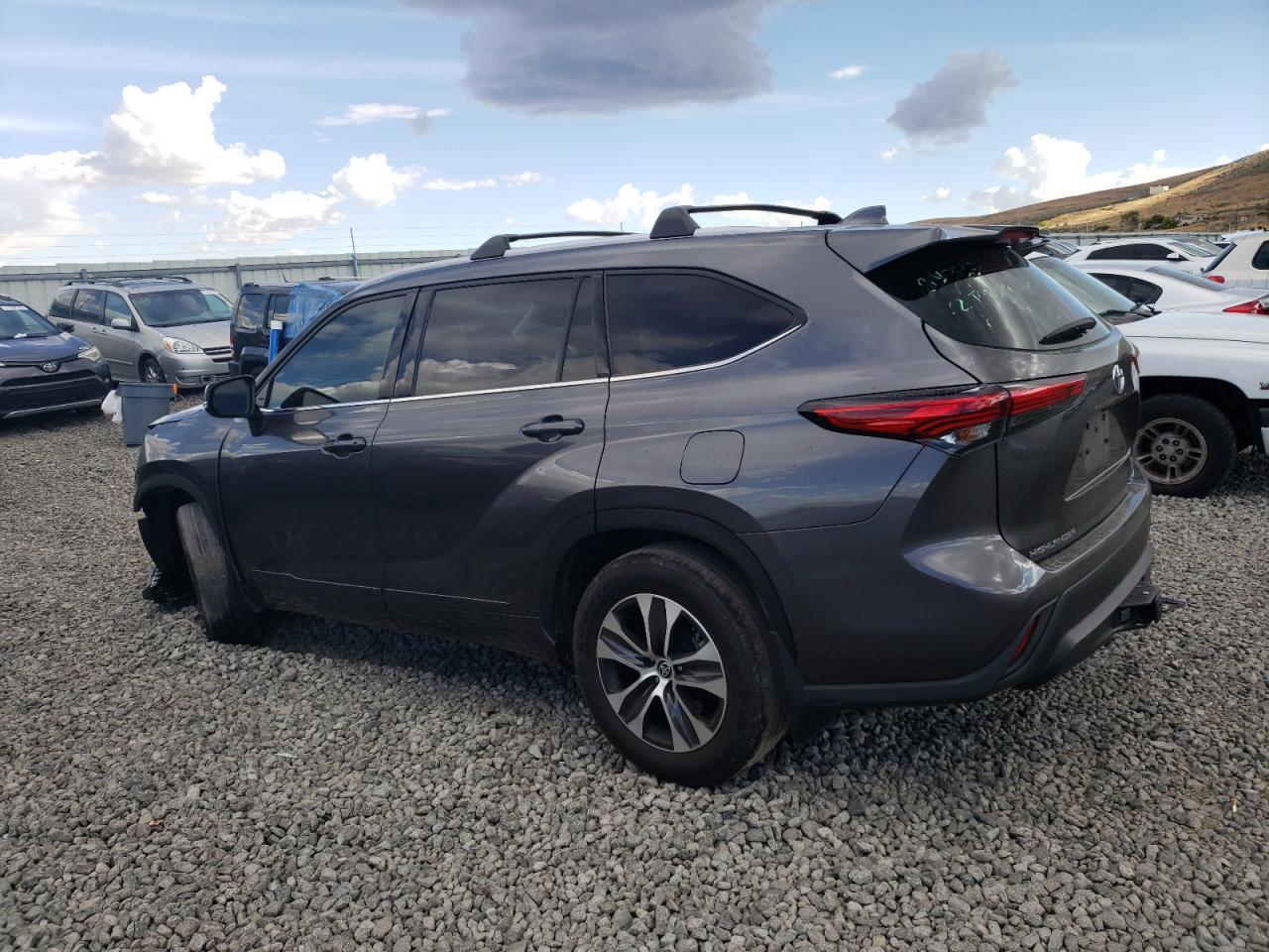 2022 TOYOTA HIGHLANDER XLE VIN:5TDHZRBH7NS238996