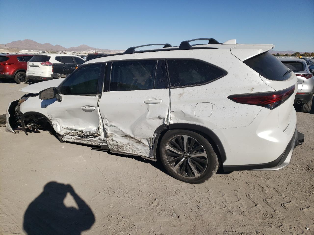 2022 TOYOTA HIGHLANDER XSE VIN:5TDJZRAH8NS099982